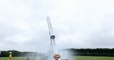 遂にギネス世界記録達成!翔和学園の手作りペットボトルロケットに迫る