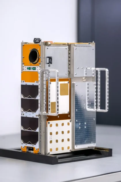 超小型ハイパースペクトル衛星「IHI-SAT2」