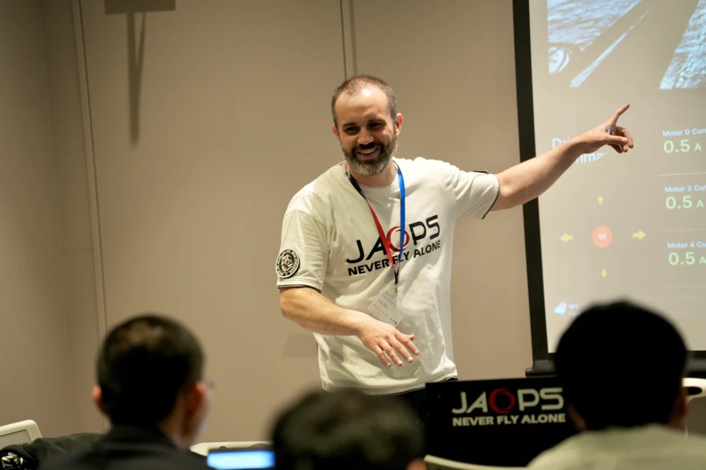 JASPOの方がハンズオンをしている様子