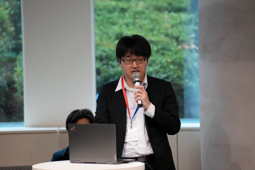 将来宇宙輸送システム株式会社の説明をしている一ノ瀬氏