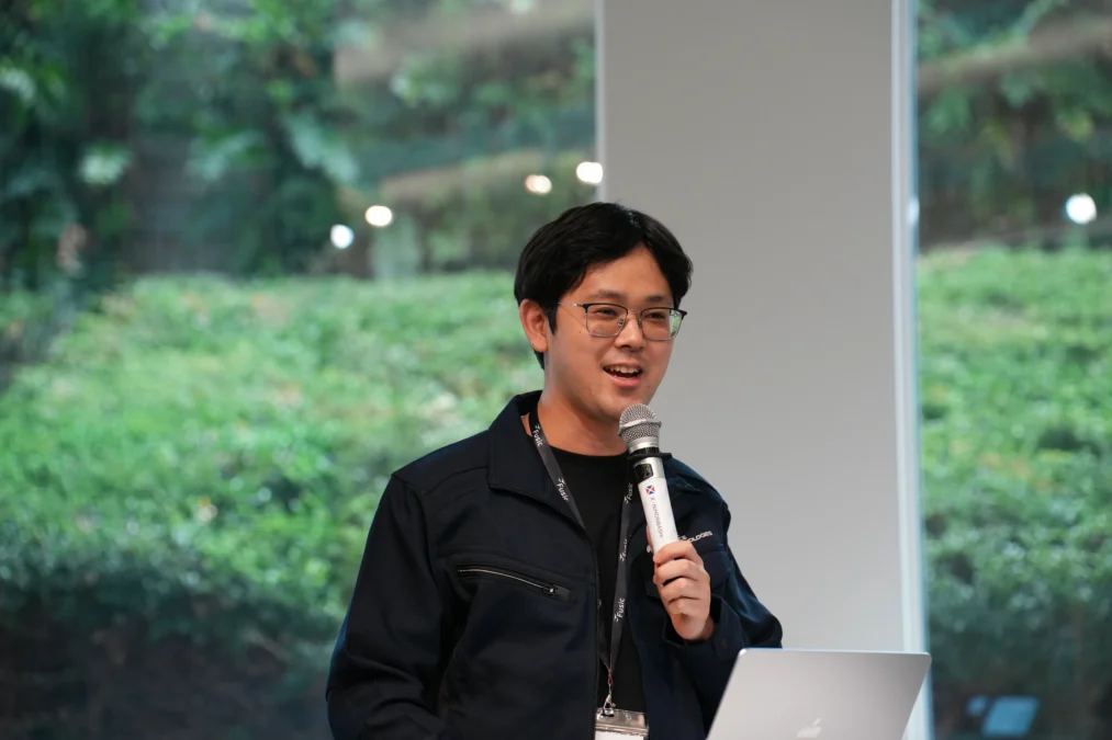 Kick Space Technologiesの説明をする佐藤氏