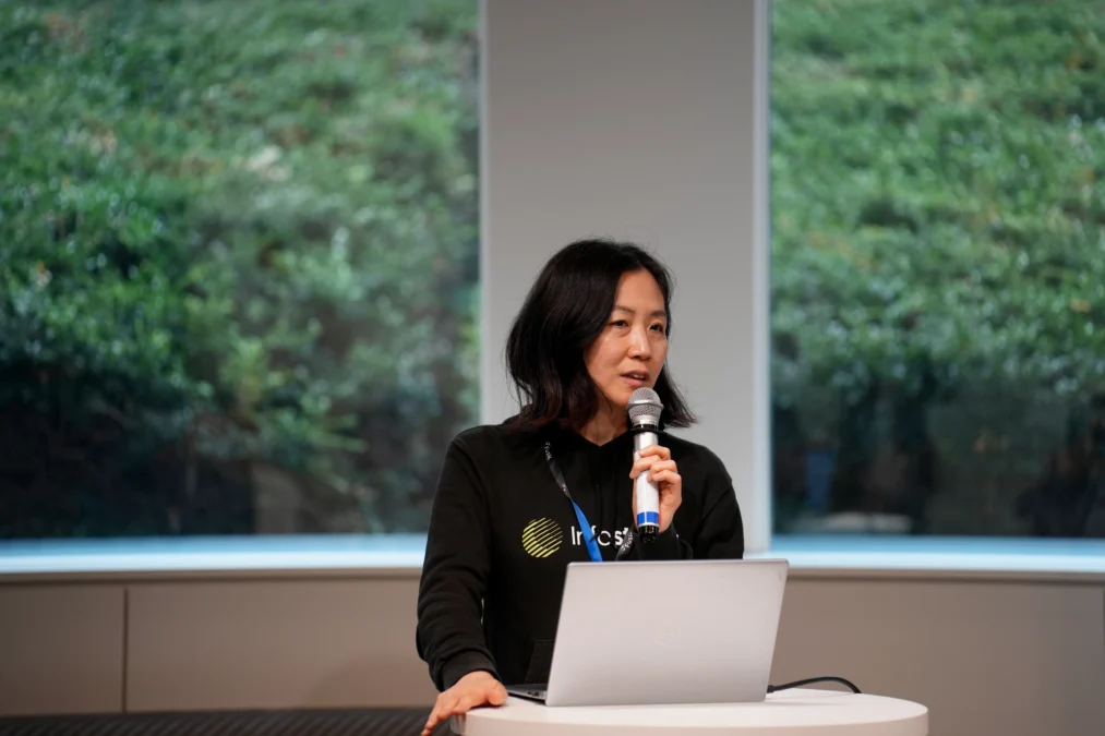 インフォステラの説明をしている倉原氏