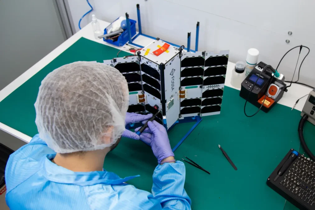 FOSSAの超小型衛星