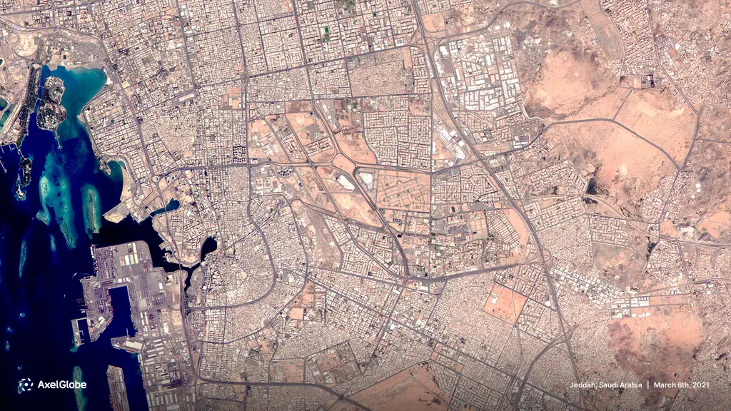 GRUS-1が撮影したサウジアラビア王国の大都市ジッダ。UNESCO世界遺産に登録された「ジッダ歴史地区（アル・バラド）」も確認可能。