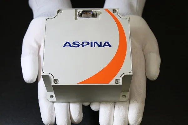 ASPINAとアクセルスペースが共同開発した100kg級衛星向けリアクションホイールの外観